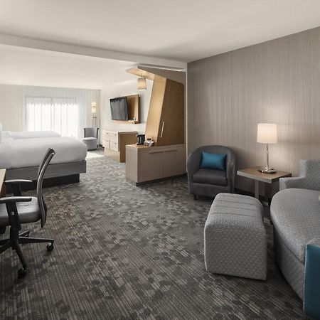 Courtyard By Marriott Seattle Northgate Hotel Exterior foto