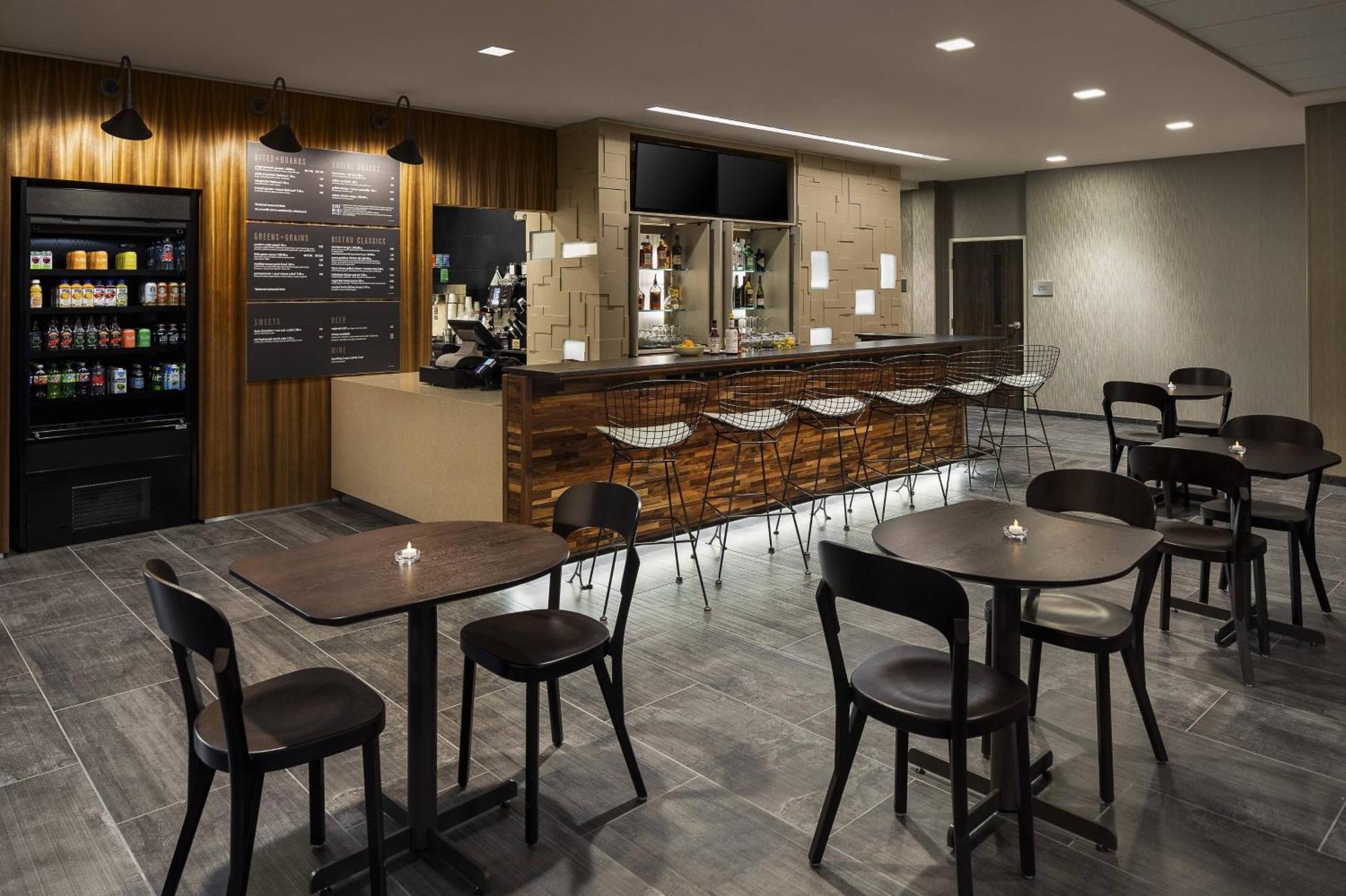 Courtyard By Marriott Seattle Northgate Hotel Exterior foto